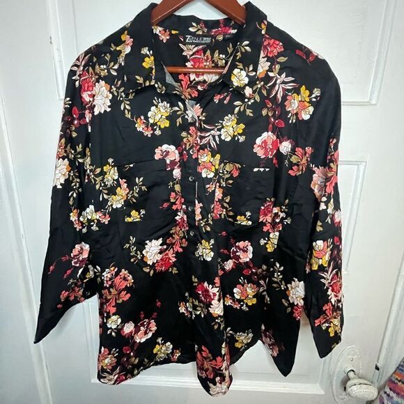 NY&Co Floral 3/4 Sleeve Button & Sleeve Blouse - Picture 1 of 8